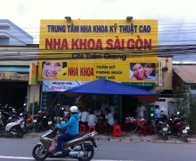 MẶT DỰNG ALUMINIUM - NHA KHOA SÀI GÒN